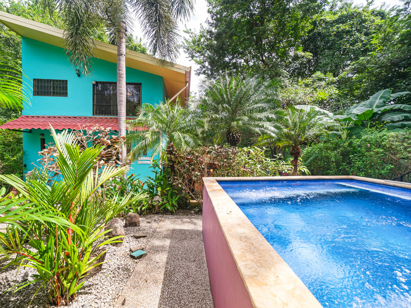 villa vida junquillal front view with pool